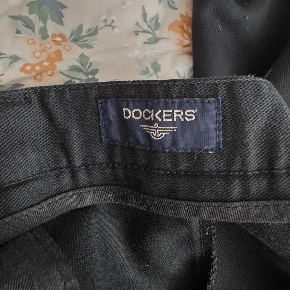 Dockers Men's Charcoal Dress Pants